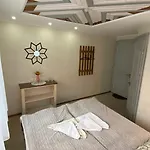 Edelweiss Hotel *